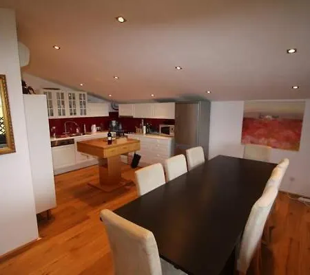 Tiroler Haus Апартаменты *